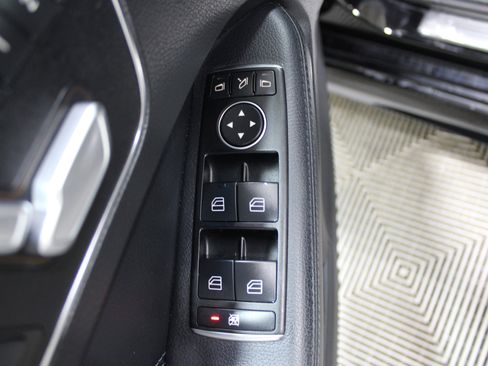 Used 2015 Mercedes-Benz E 350 4MATIC Sedan image 6