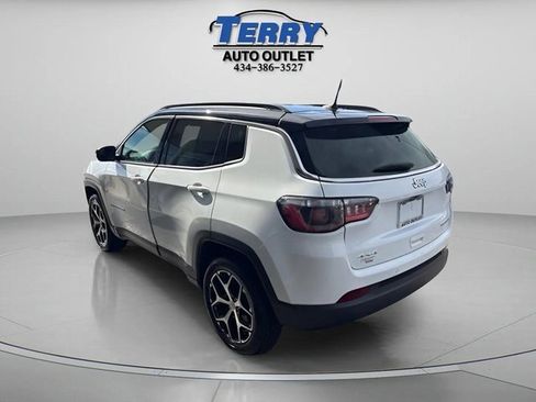 Used 2024 Jeep Compass Limited image 6