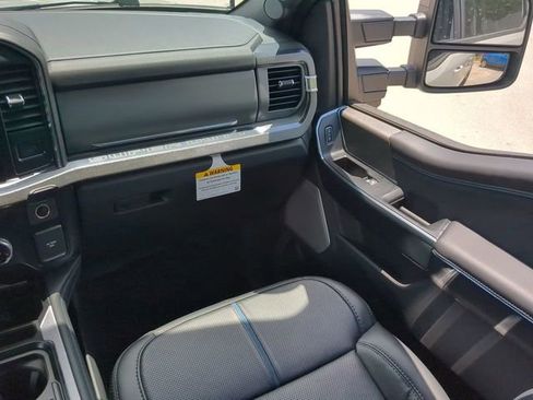 New 2025 Ford F350 Platinum w/ FX4 Off-Road Package image 17