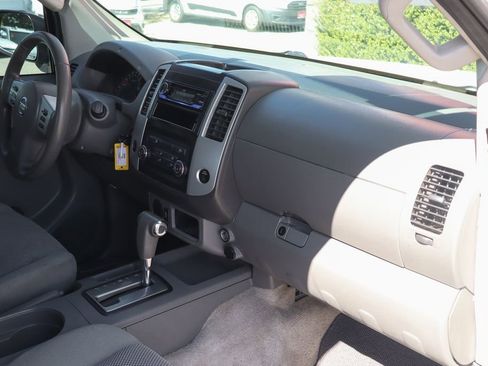 Used 2016 Nissan Frontier SV image 36