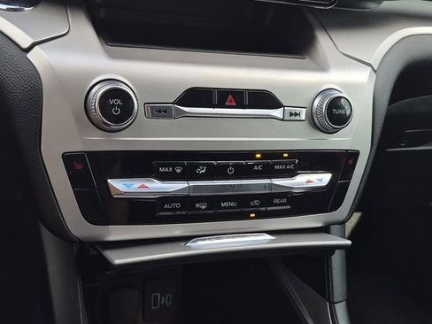 Used 2022 Ford Explorer XLT w/ Class IV Trailer Tow Package image 43