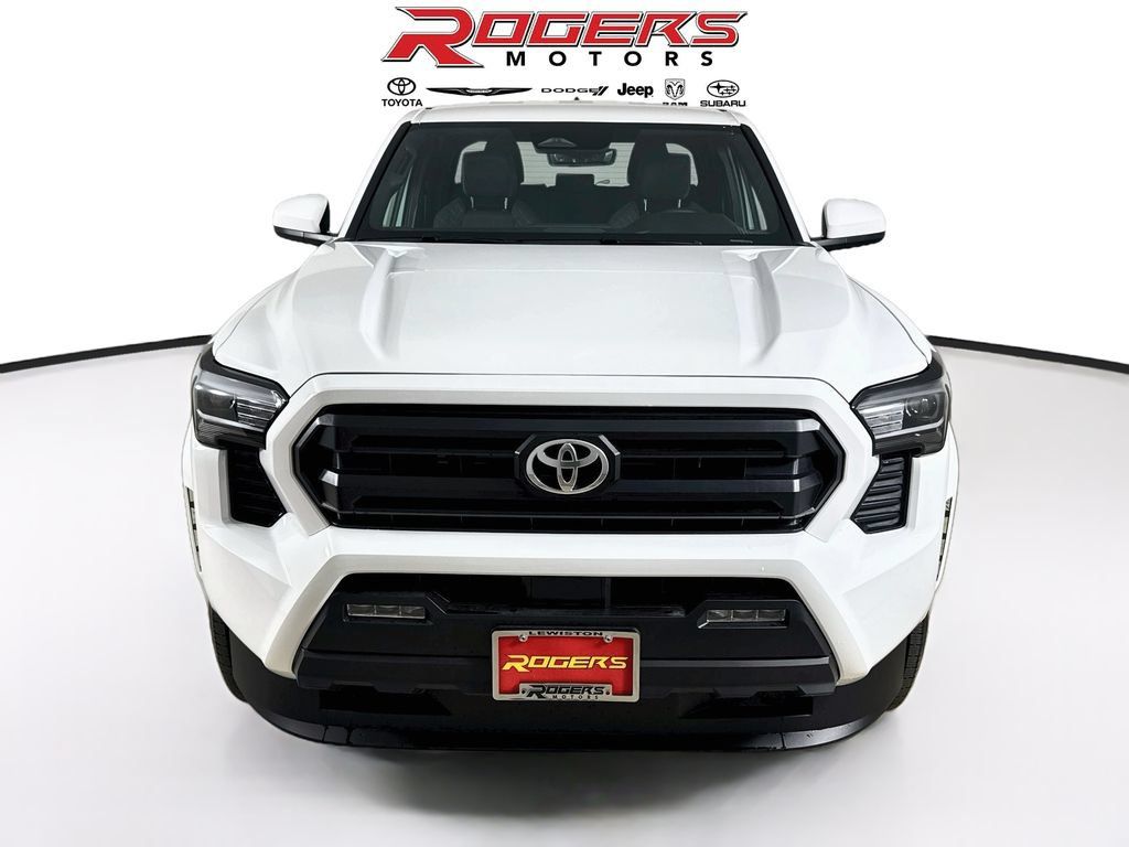 Used 2026 Toyota Tacoma SR5 AWD/4WD image 7
