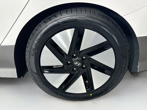 Used 2024 Hyundai Ioniq 6 SE image 11