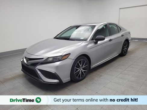 Used 2022 Toyota Camry SE image 1