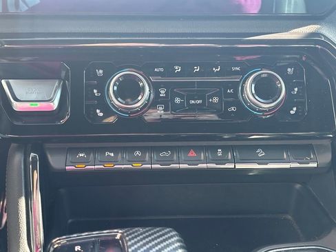 Used 2024 GMC Sierra 1500 AT4 w/ Technology Package image 13