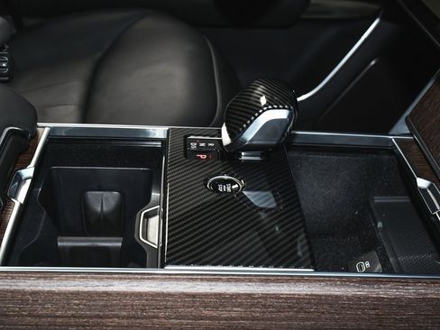 Used 2024 Land Rover Range Rover Autobiography image 68