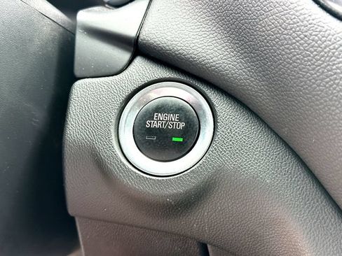 Used 2022 Chevrolet Equinox LT FWD image 16