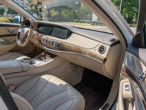 Used 2017 Mercedes-Benz S 550 4MATIC Sedan image 16
