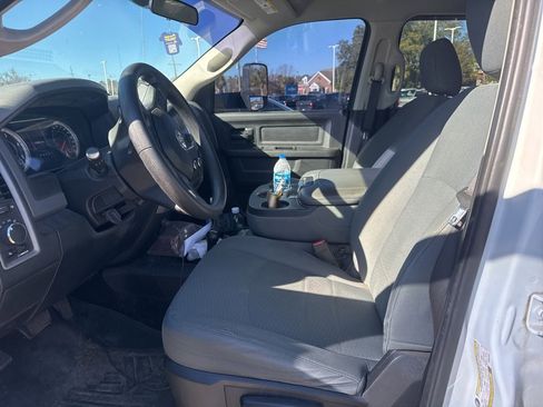 Used 2017 RAM 2500 Tradesman w/ Chrome Appearance Group image 8