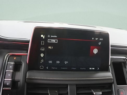Used 2022 GMC Yukon SLT w/ SLT Luxury Package AWD/4WD image 12