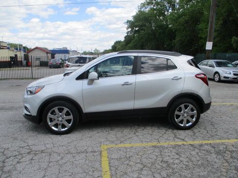 Used 2019 Buick Encore Essence w/ Experience Buick Package AWD/4WD image 9