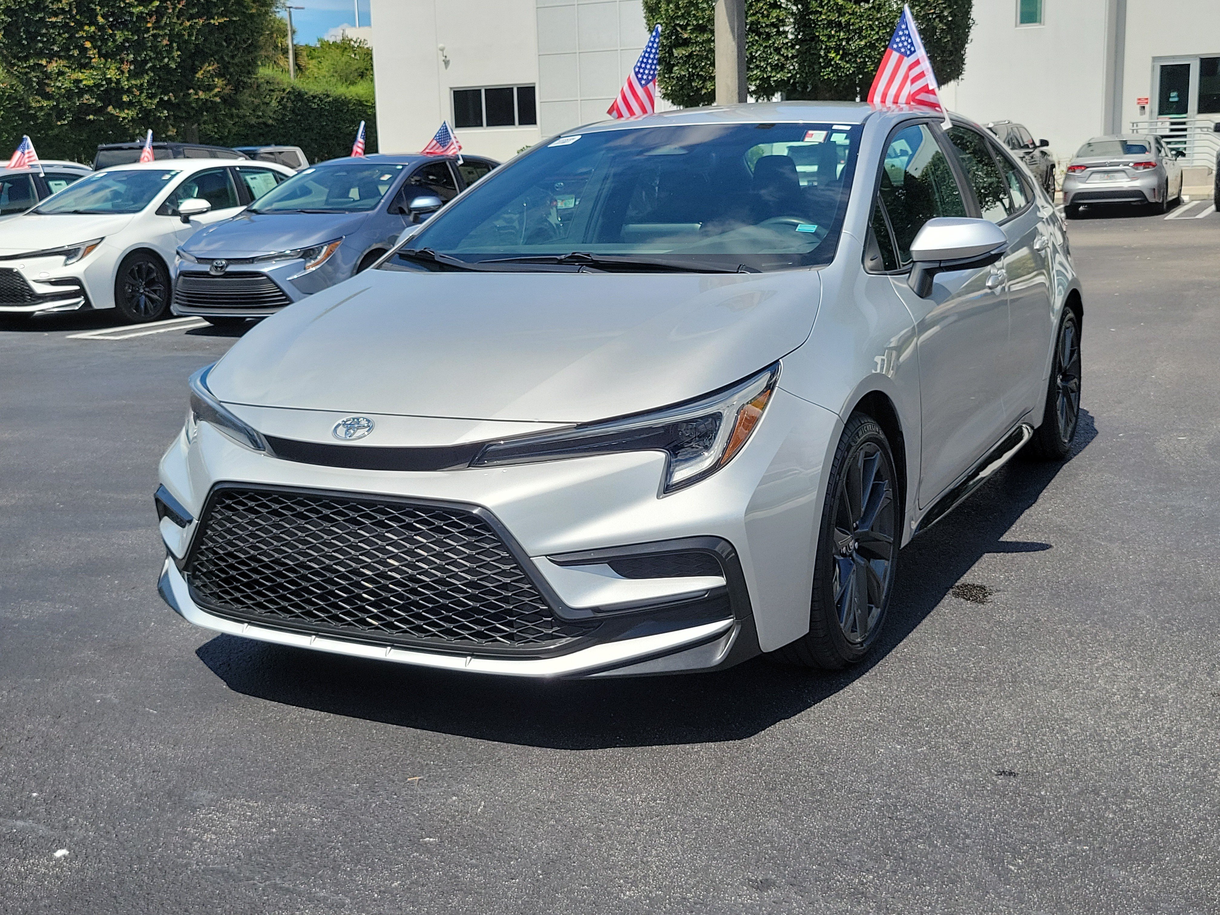 Used 2024 Toyota Corolla SE FWD image 5