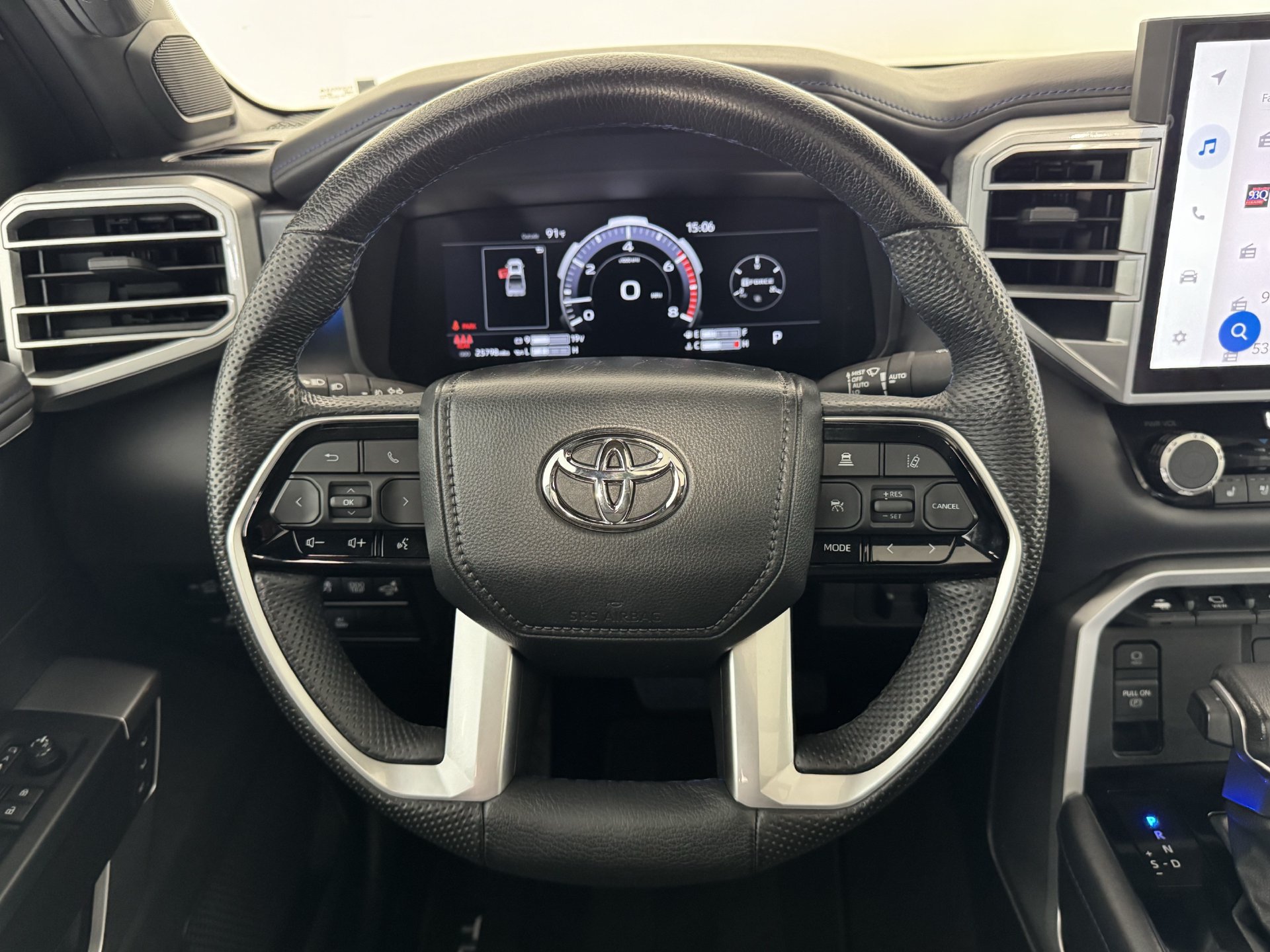 Used 2024 Toyota Tundra Platinum AWD/4WD image 29