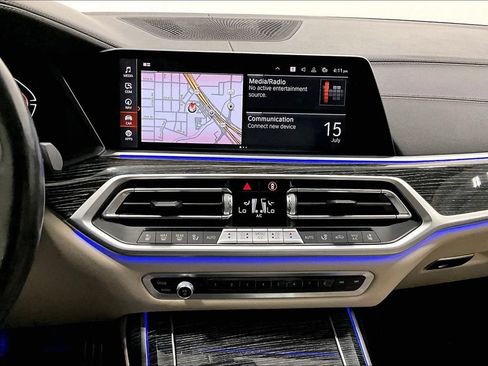 Used 2022 BMW X7 xDrive40i w/ M Sport Package AWD/4WD image 24