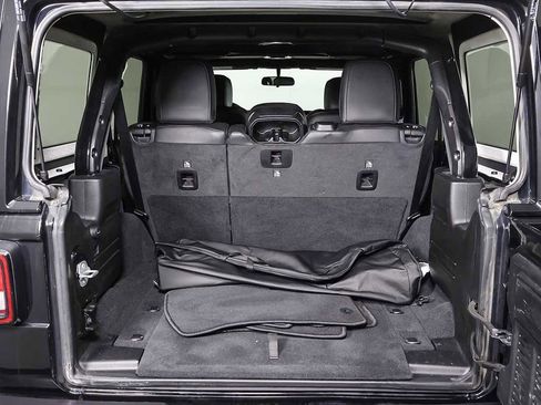 Used 2021 Jeep Wrangler Unlimited Sahara image 13