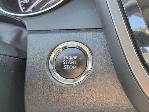 Used 2020 Toyota Camry XLE image 35