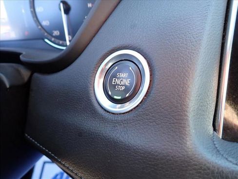 Used 2023 Cadillac XT4 Premium Luxury image 21