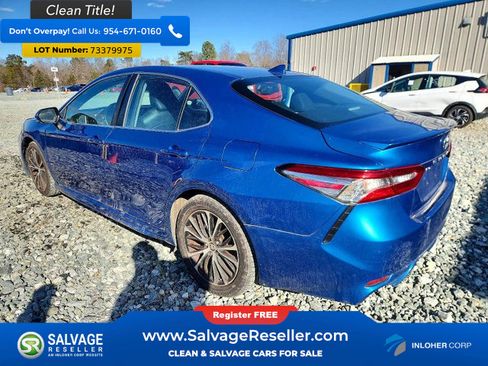 Used 2019 Toyota Camry SE image 3