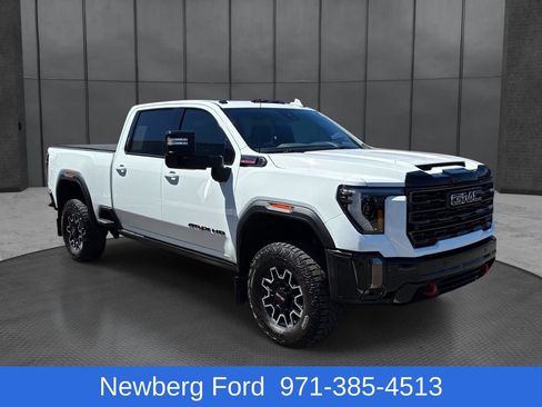 Used 2024 GMC Sierra 2500 AT4X AWD/4WD image 3