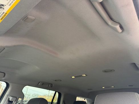 Used 2016 GMC Yukon SLE image 31