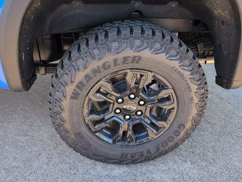 New 2026 Chevrolet Silverado 1500 ZR2 image 3