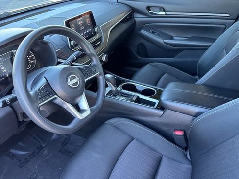 Used 2024 Nissan Altima 2.5 SV FWD image 10