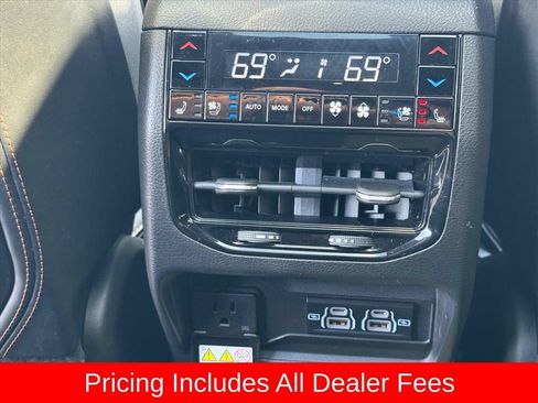 Used 2022 Jeep Grand Cherokee Summit AWD/4WD image 13