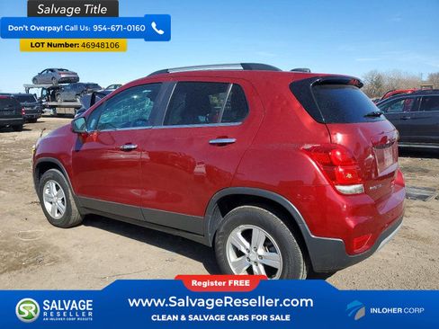 Used 2019 Chevrolet Trax LT w/ LT Convenience Package image 3