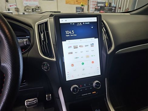 Used 2024 Ford Edge ST-Line image 20