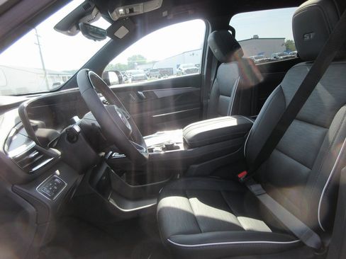 New 2026 Buick Enclave Sport Touring w/ Super Cruise Package image 13