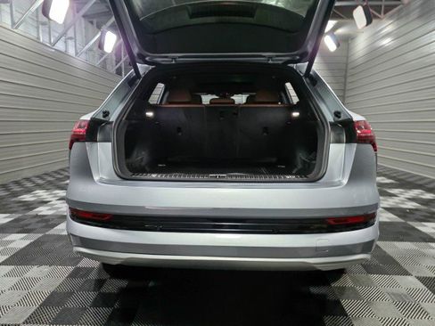 Used 2022 Audi e-tron Premium Plus image 41