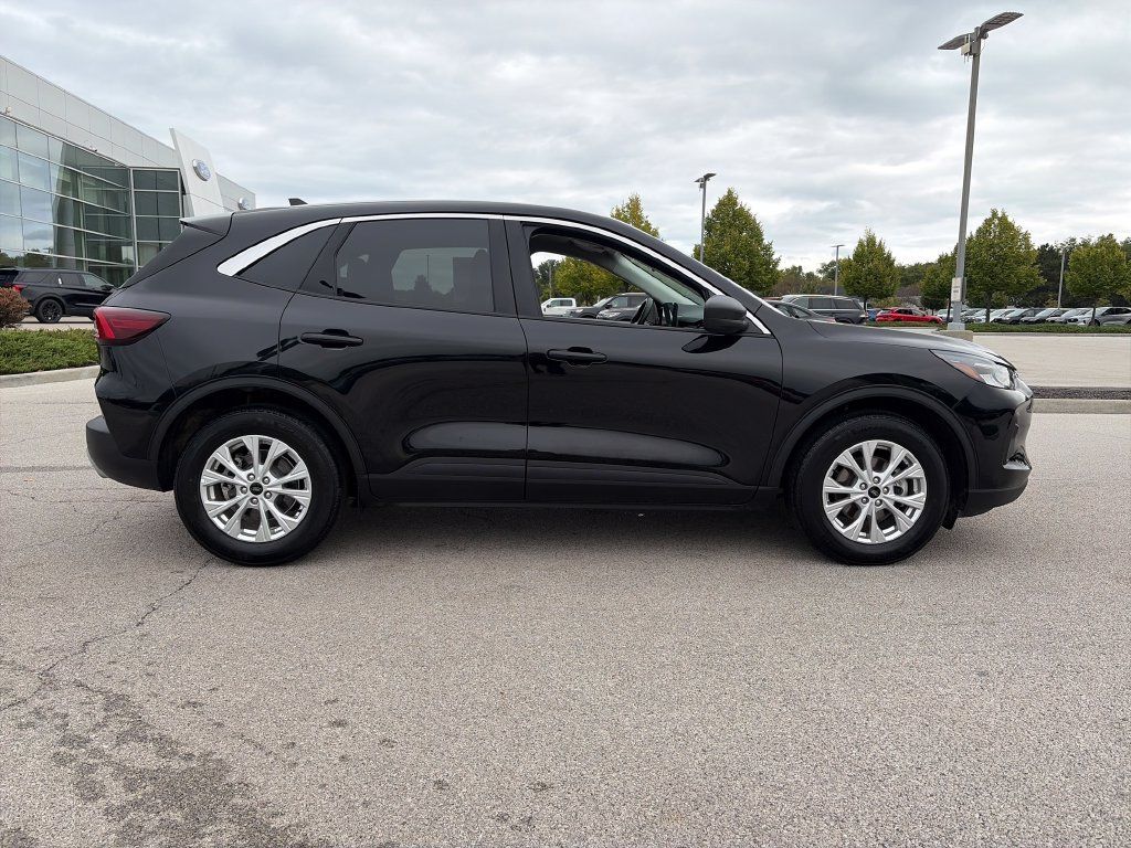Used 2024 Ford Escape Active w/ Tech Pack #1 FWD image 8