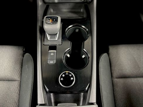 Used 2025 Nissan Rogue SV image 33