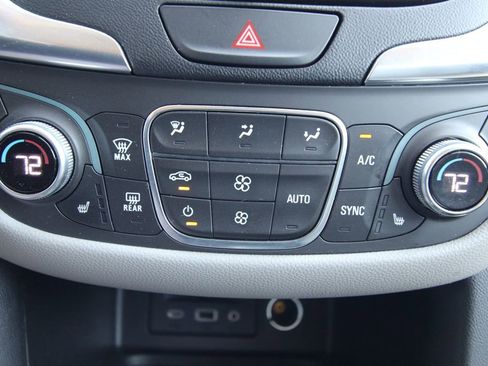 Used 2021 Chevrolet Equinox Premier AWD/4WD image 28