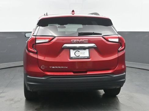 Used 2022 GMC Terrain SLE w/ Driver Convenience Package FWD image 5