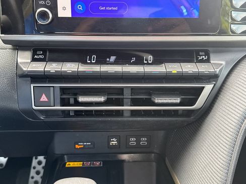 Used 2025 Toyota Camry SE FWD image 24