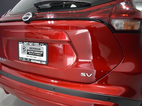 Used 2021 Nissan Kicks SV FWD image 12