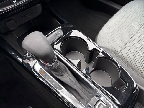 Used 2025 Chevrolet Trax LT image 39