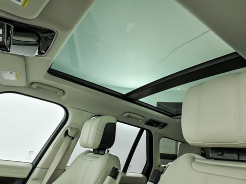 Used 2021 Land Rover Range Rover P525 Westminster Edition image 21