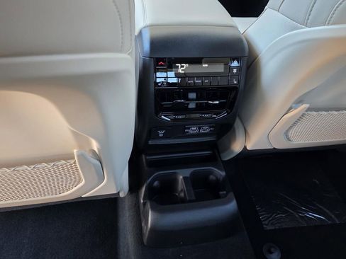 New 2025 Jeep Grand Cherokee L Limited w/ Trailer Tow Package image 11