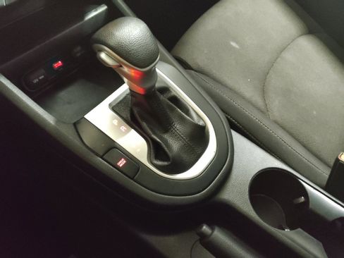 Used 2022 Kia Forte LXS w/ LXS Technology Package FWD image 26