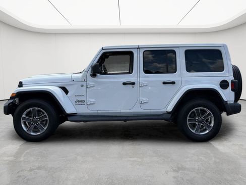 Used 2019 Jeep Wrangler Unlimited Sahara w/ Uconnect 4C Nav & Sound Group AWD/4WD image 5
