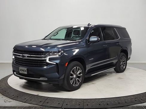 Used 2021 Chevrolet Tahoe LT w/ LT Signature Package AWD/4WD image 3
