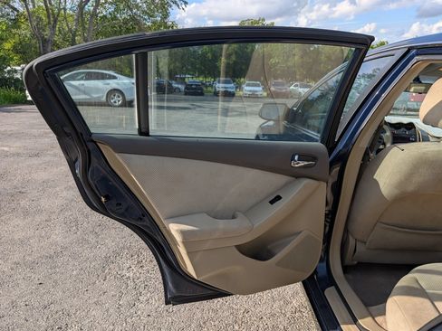 Used 2007 Nissan Altima 2.5 S FWD image 14