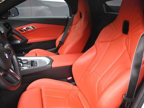 Used 2024 BMW Z4 sDrive30i w/ Premium Package image 32