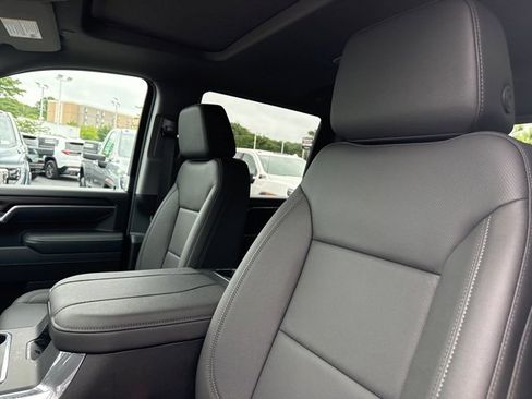 New 2025 GMC Sierra 2500 SLT image 15