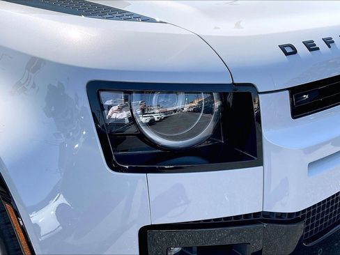New 2026 Land Rover Defender 130 X-Dynamic SE AWD/4WD image 20
