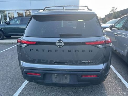 Used 2022 Nissan Pathfinder SV w/ SV Black Package image 5