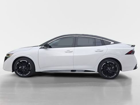 New 2026 Nissan Sentra SR FWD image 2