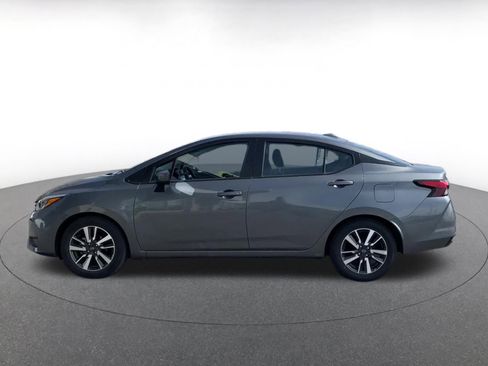 Used 2025 Nissan Versa SV image 9